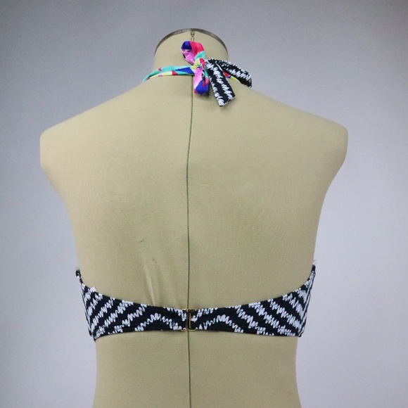 Bar III Feather Daze Bikini Halter Top Women’s Medium Multicolor Swim Top - Picture 3 of 3